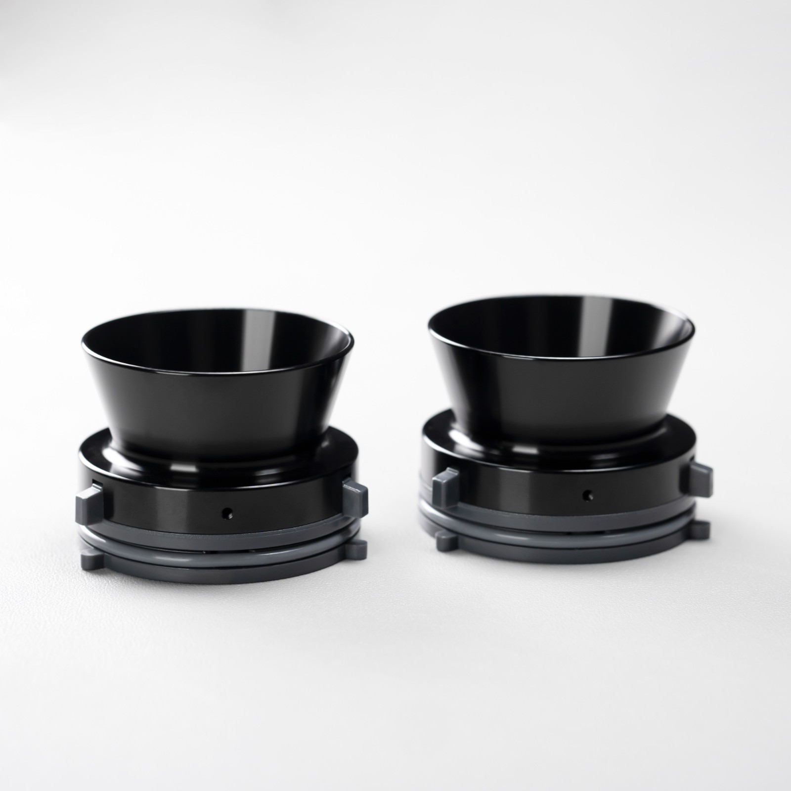 1 Pair Studevox Professional 1/4″ Black NAB Adapters For Reel To Reel Recorders