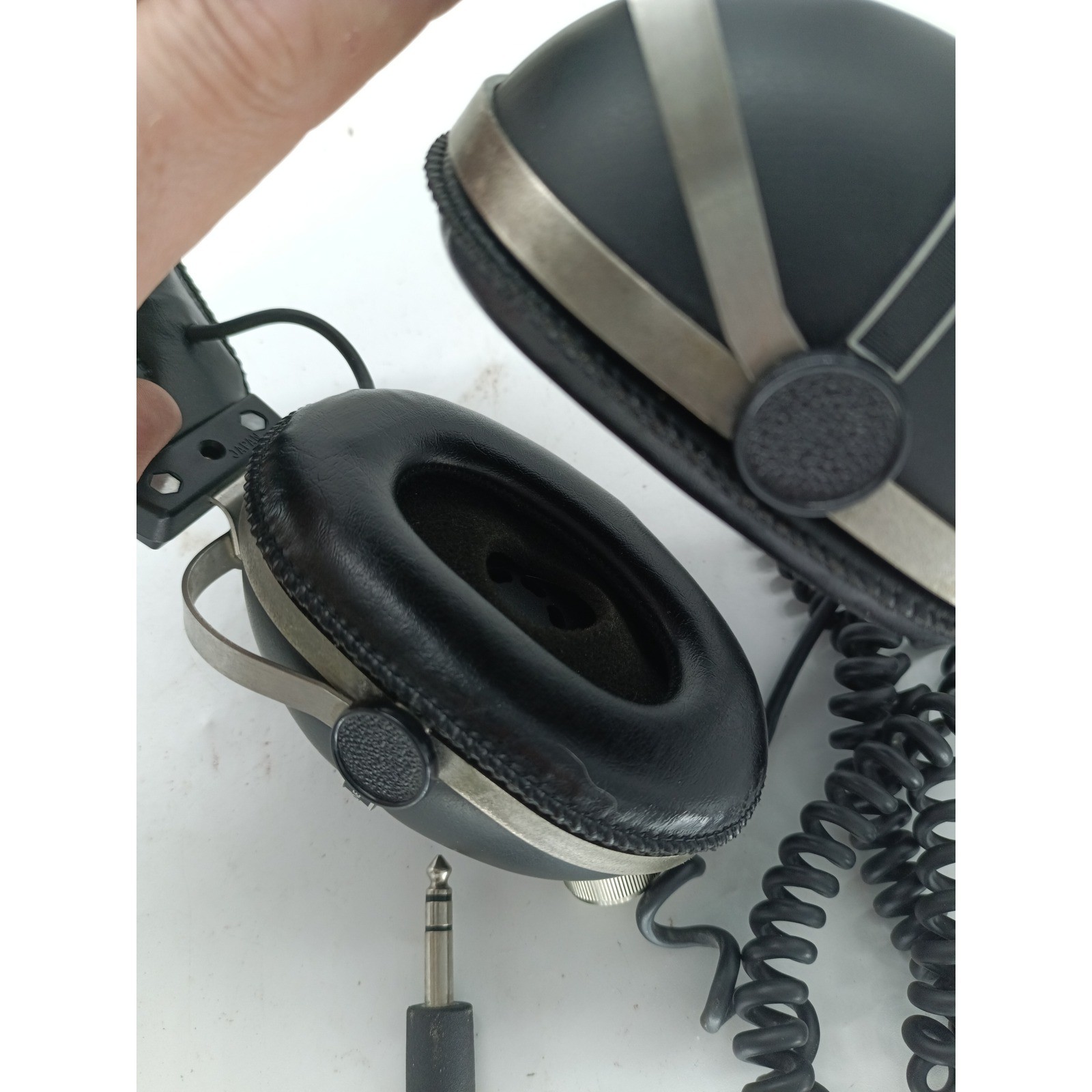 Vintage Pioneer SE-405 Stereo Headphones Black Silver Japan 1/4 Jack WORKS! r3