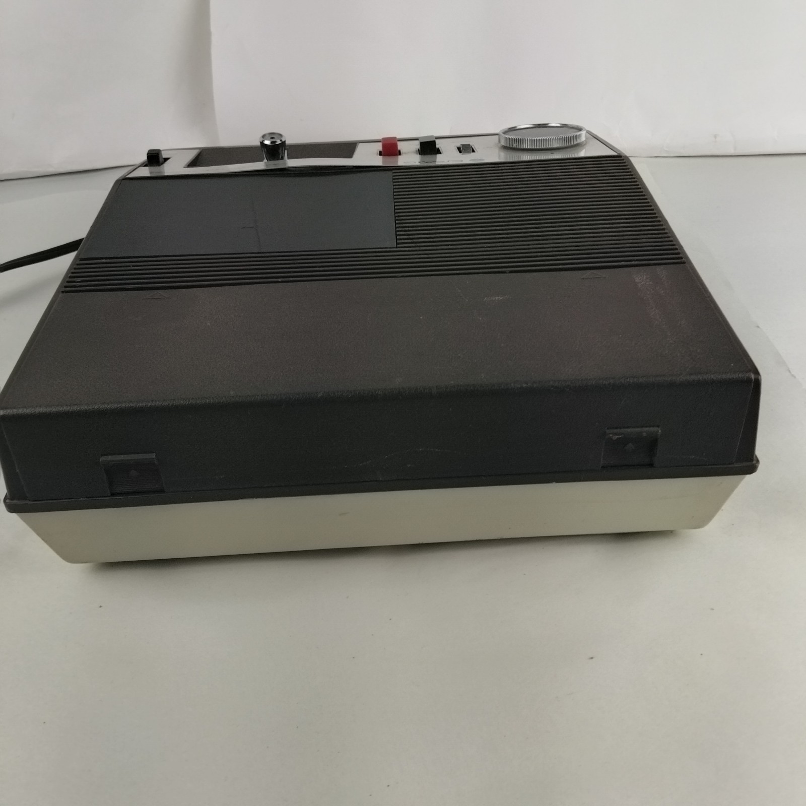 Vintage 1970s Craig 2607 Portable Cassette Player For Parts Repair Radio Works