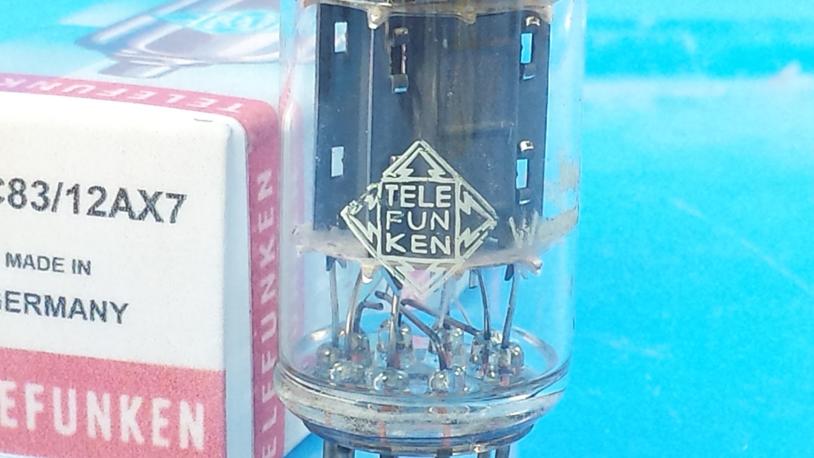Telefunken ECC83 12AX7 1964 Long Plate Diamond Bottom Tests Strong
