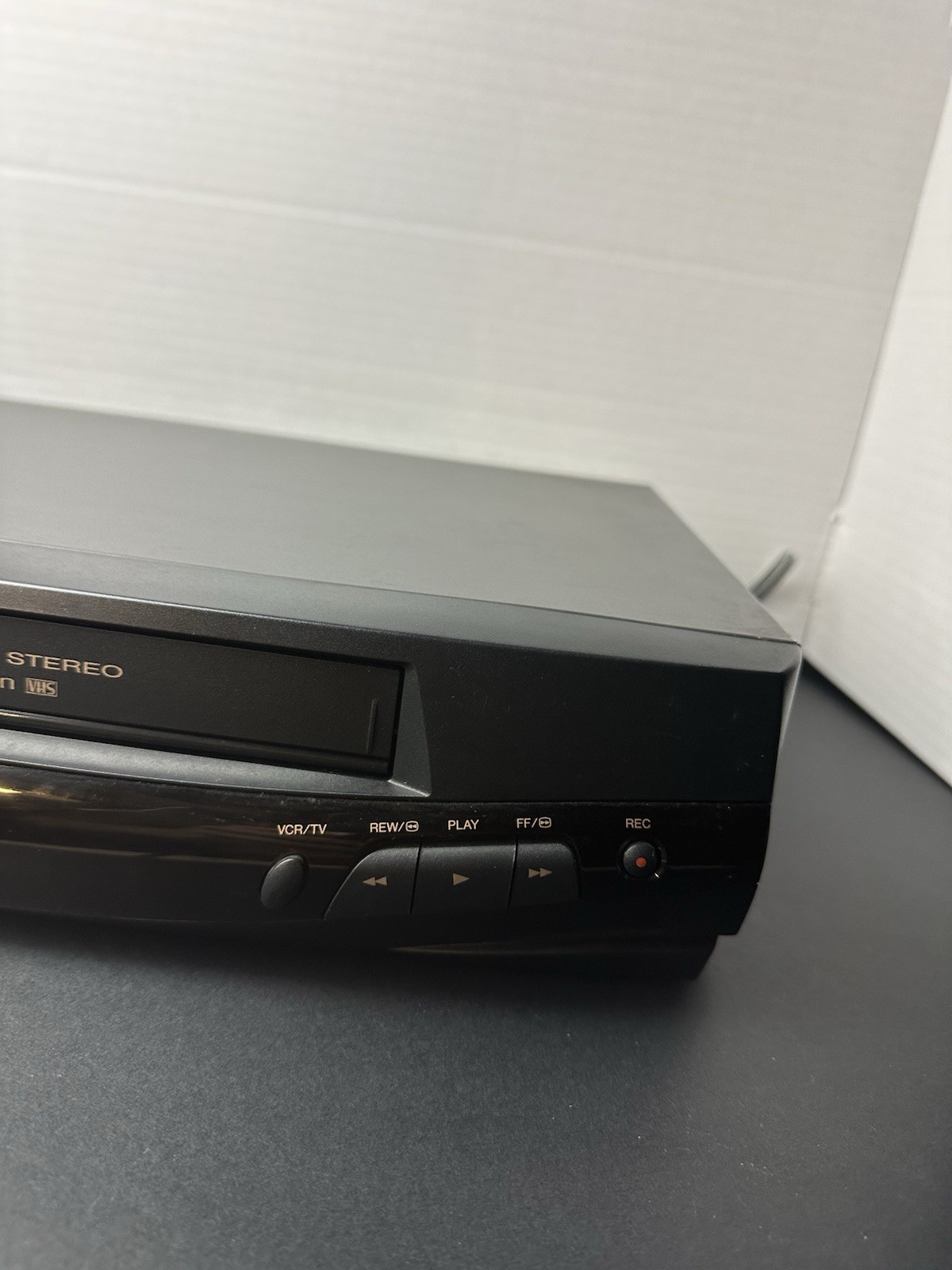 Quasar VHQ-940 Omnivision 4-Head VCR VHS Player No Remote Tested Working
