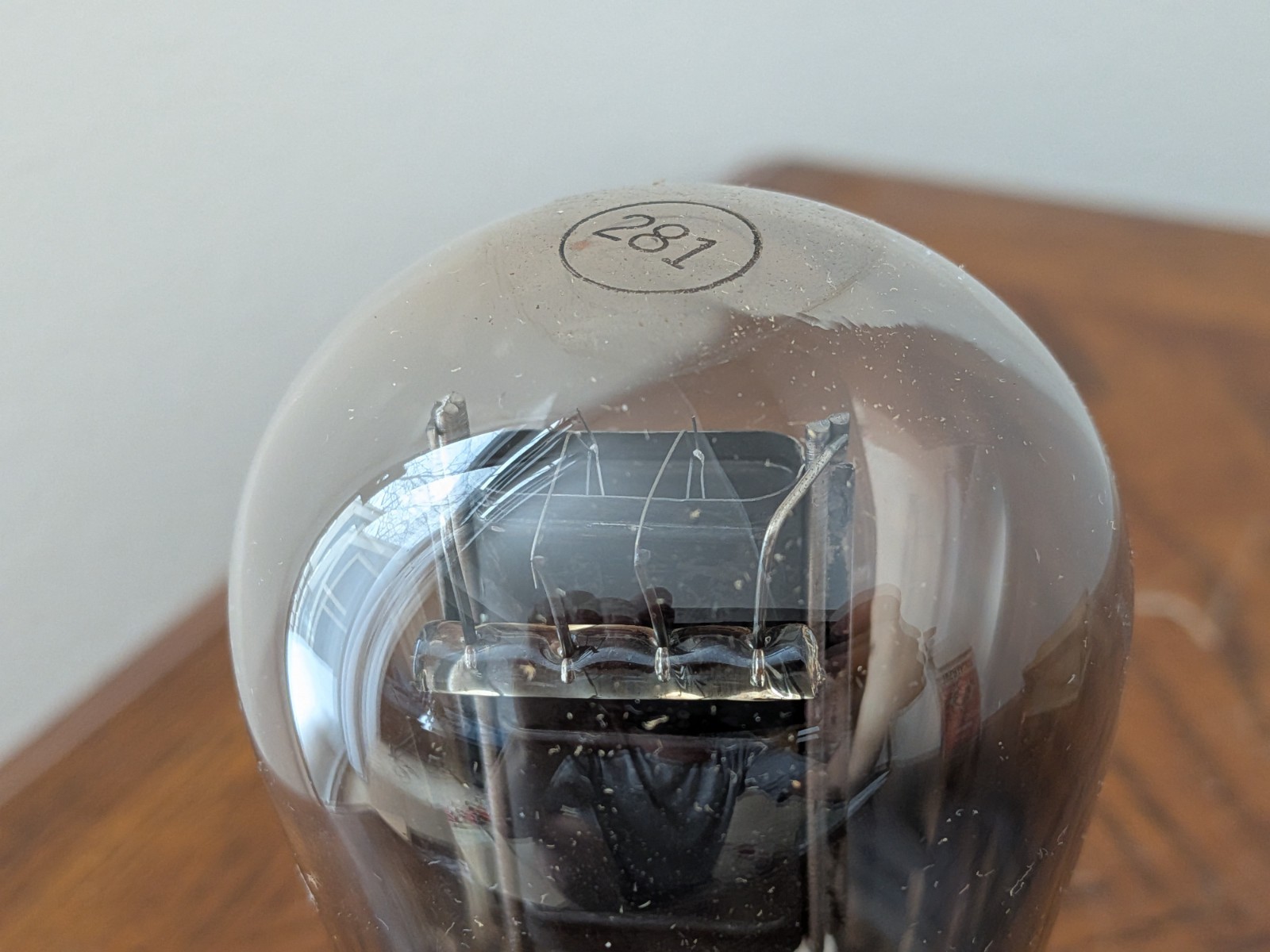 Universal Globe 281 81 Rectifier Tube