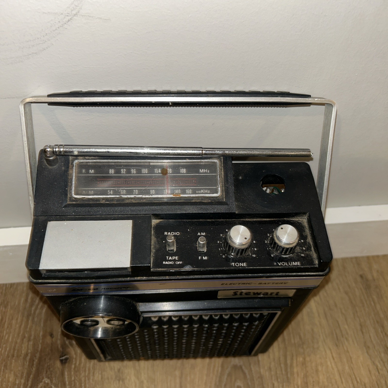 vintage “Stewart” brand portable AM/FM receiver Electric Battery (Use For Parts)