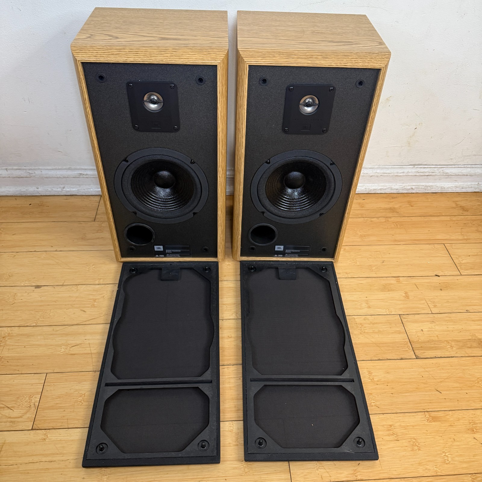 JBL 2600 ~ 2-Way ~ Woodgrain Finish ~ Speakers ~ 8 Ohms ~ Excellent Condition
