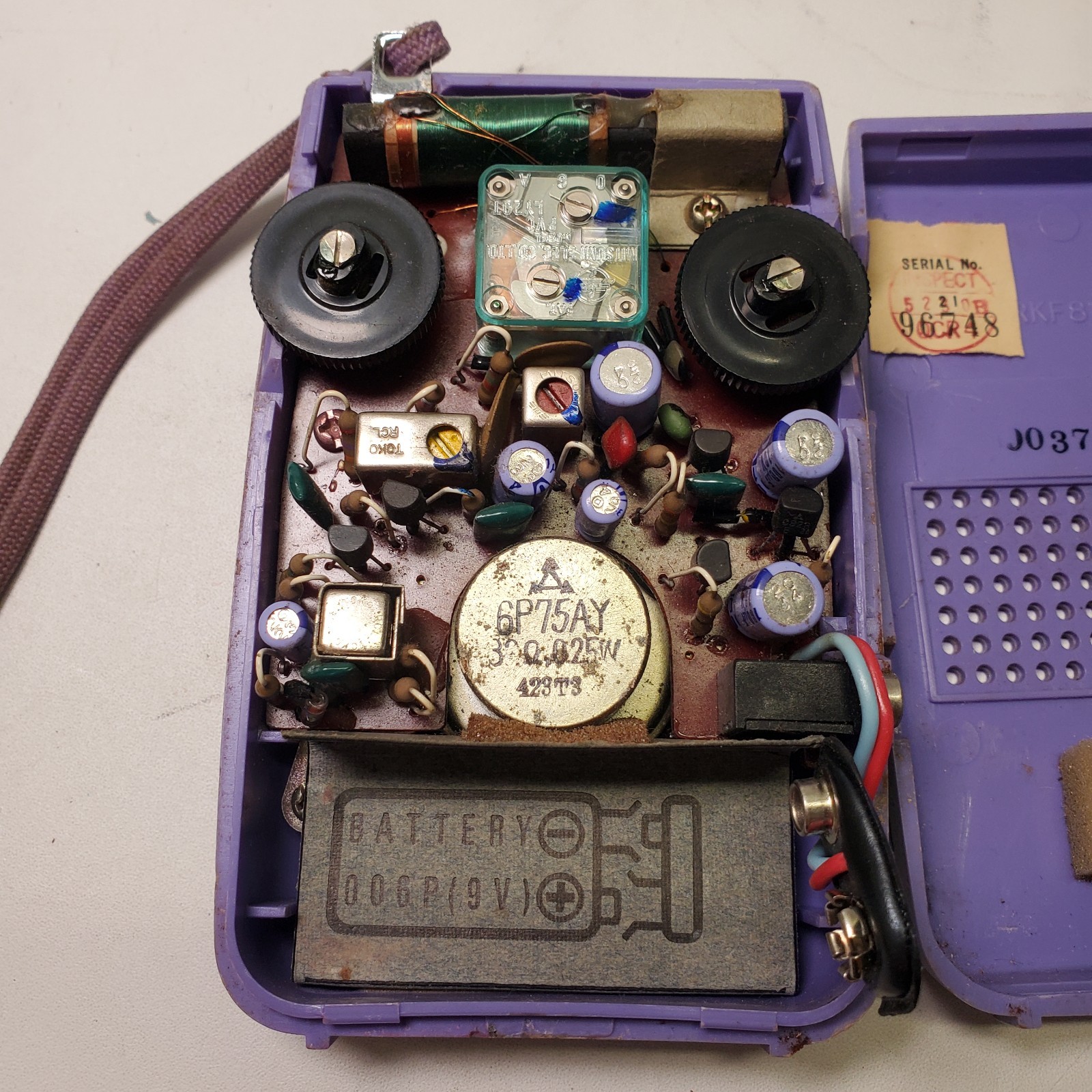VINTAGE PANASONIC MATSUSHITA TRANSISTOR RADIO MODEL R-1052~WORKING~Purple-AM~9