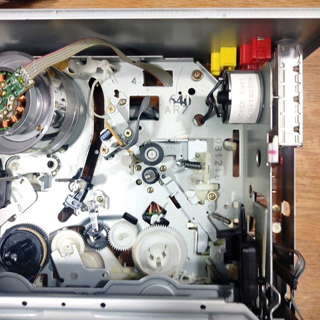 Symphonic WF803 DVD VCR Combo Player – Working