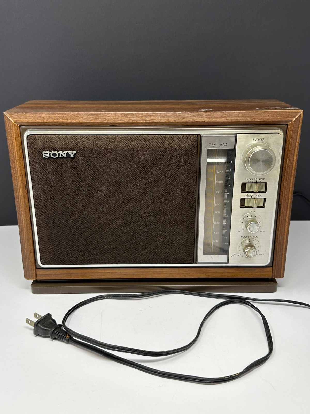 Vintage Sony ICF-9740W AM-FM Tabletop Radio Stereo For Parts Or Repair O0