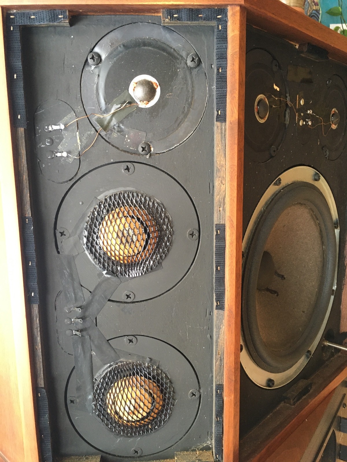 Acoustic Research ~ AR LST Speakers ~ Original Drivers & Fully Functioning