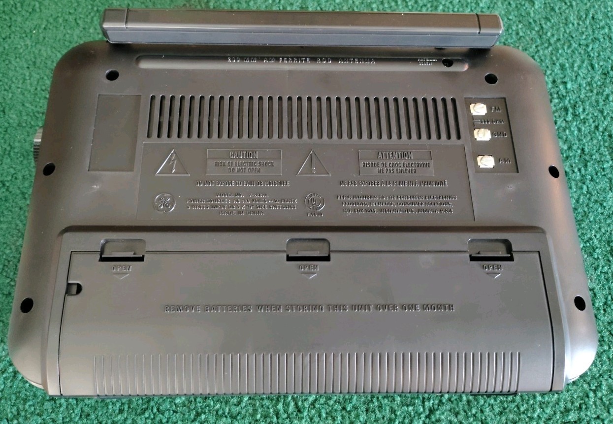 GE SuperRadio III Model 7-2887 Long Range AM/FM High Performance – Box & Foam