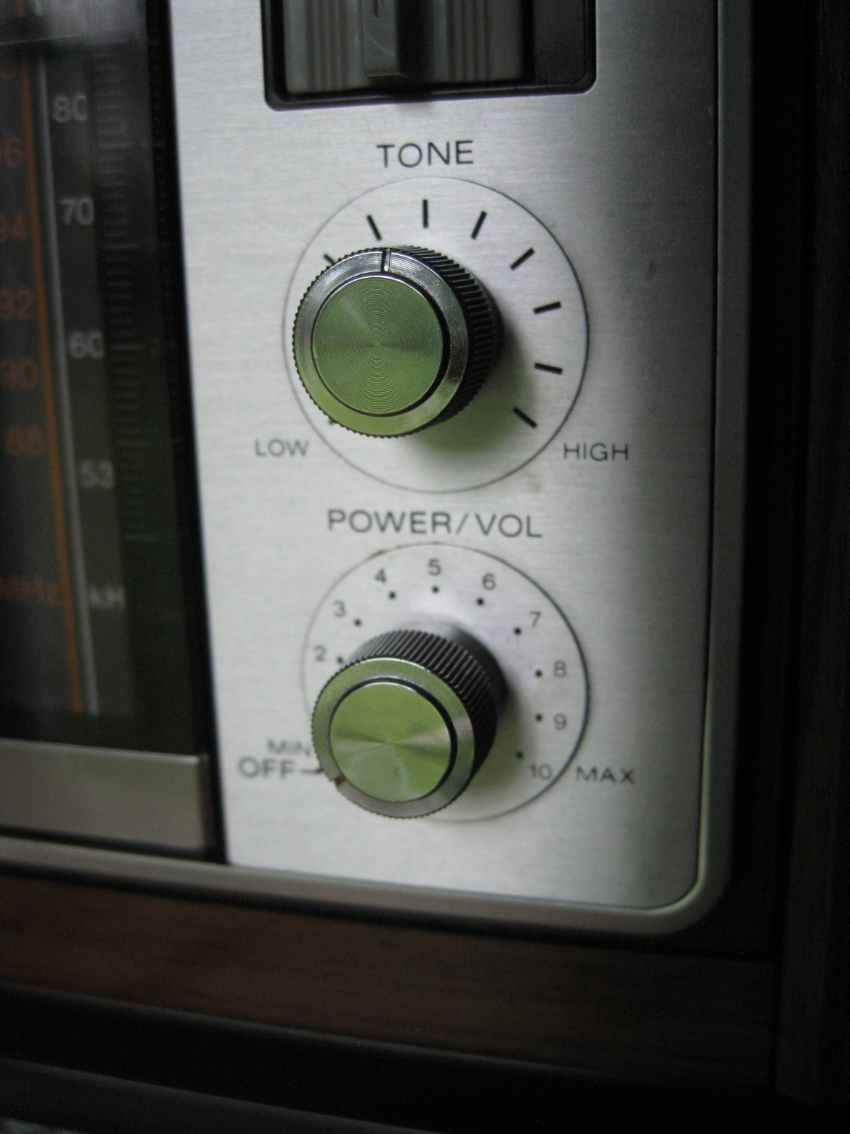 🇺🇸 😃 🎶 🔥 vintage Sony icf-9740w am fm table top radio