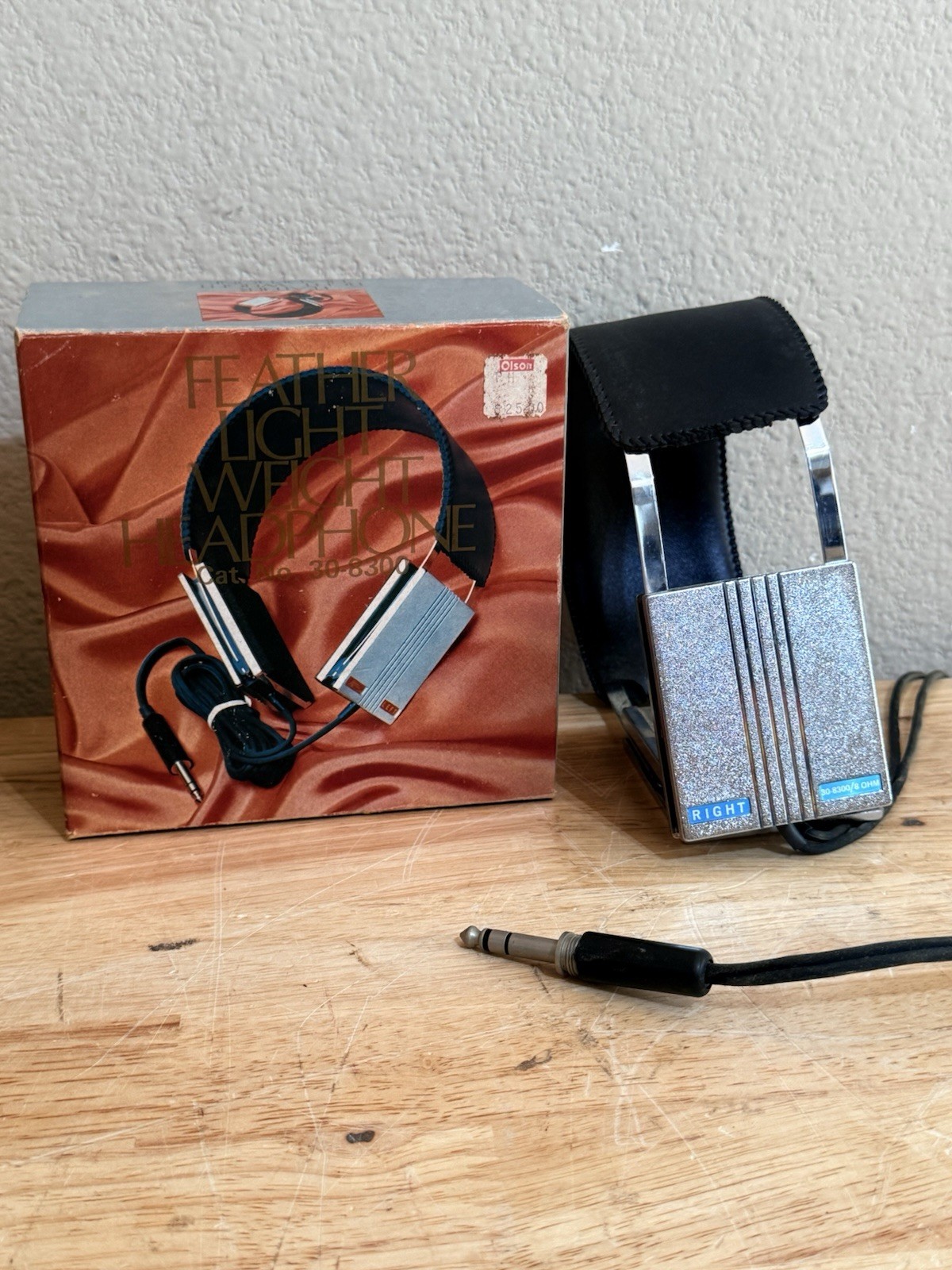 Vintage Audiotex 30-8300 Featherlight Stereo Headphones Original Box Montgomery