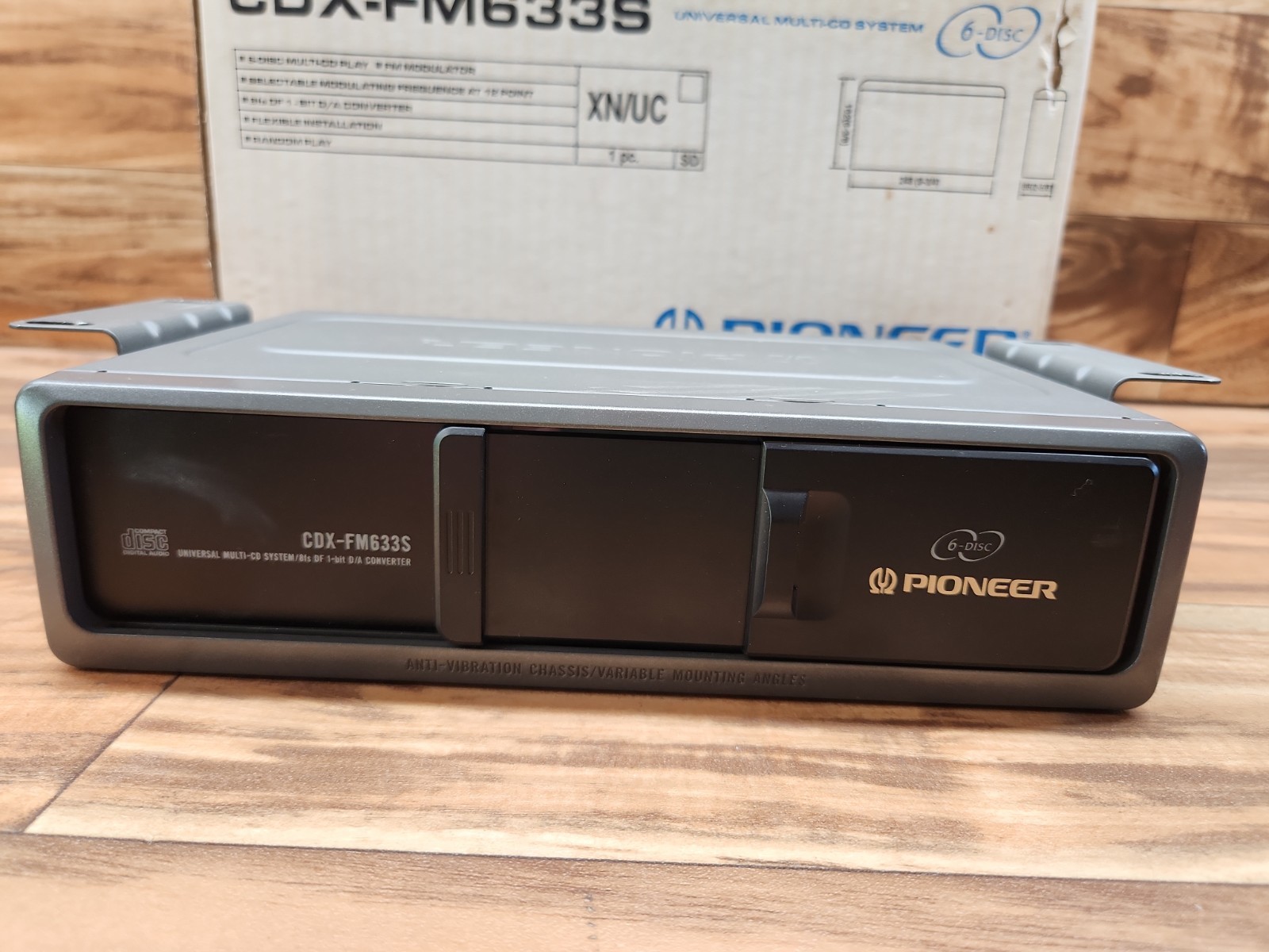 Pioneer CDX-FM633S Universal Multi-CD System 6- Disc Multi-Play/FM Modulator