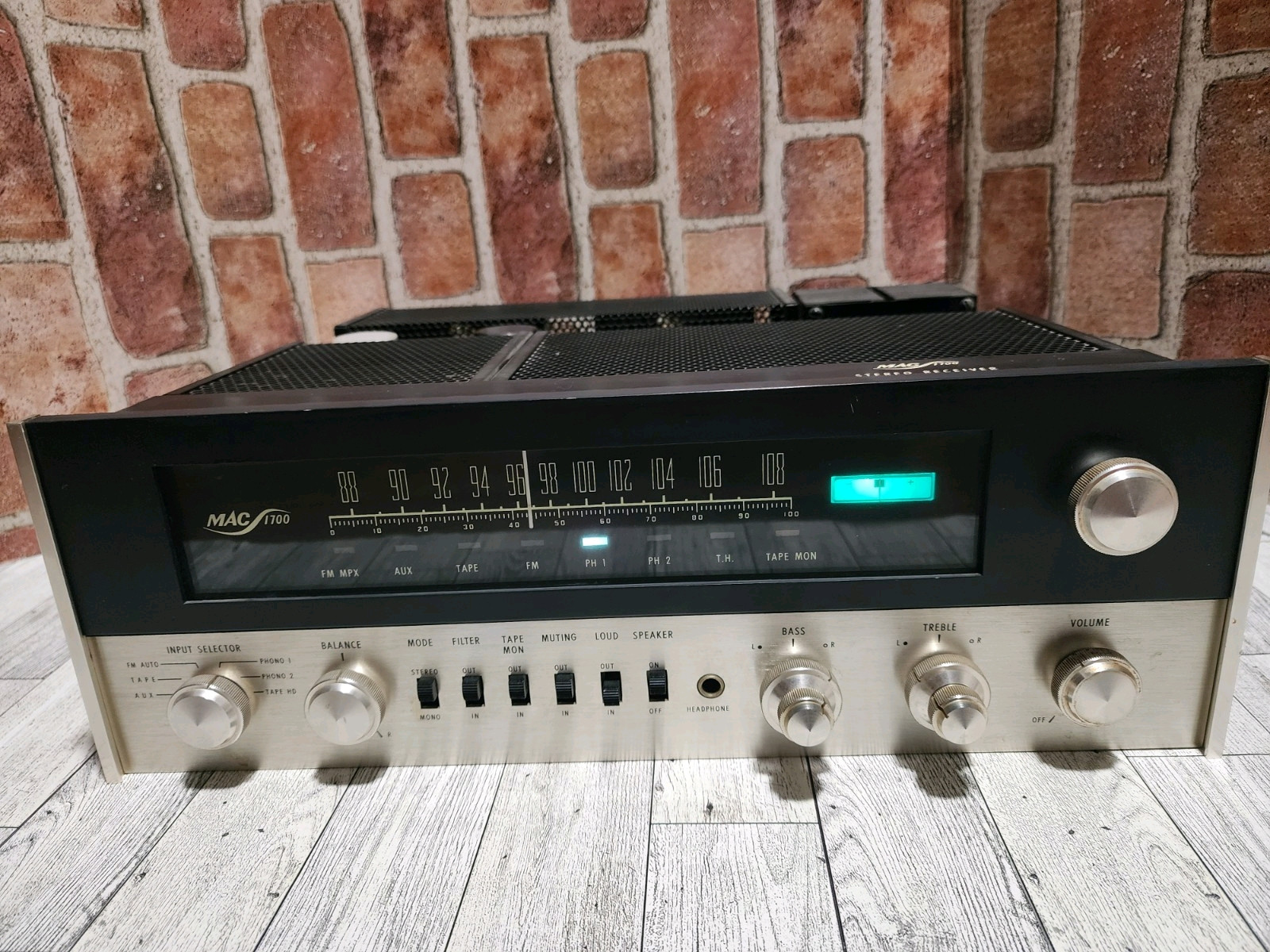 McIntosh MAC 1700 Stereo Solid State Receiver Pre-Amplifier Amplifier Tube Tuner