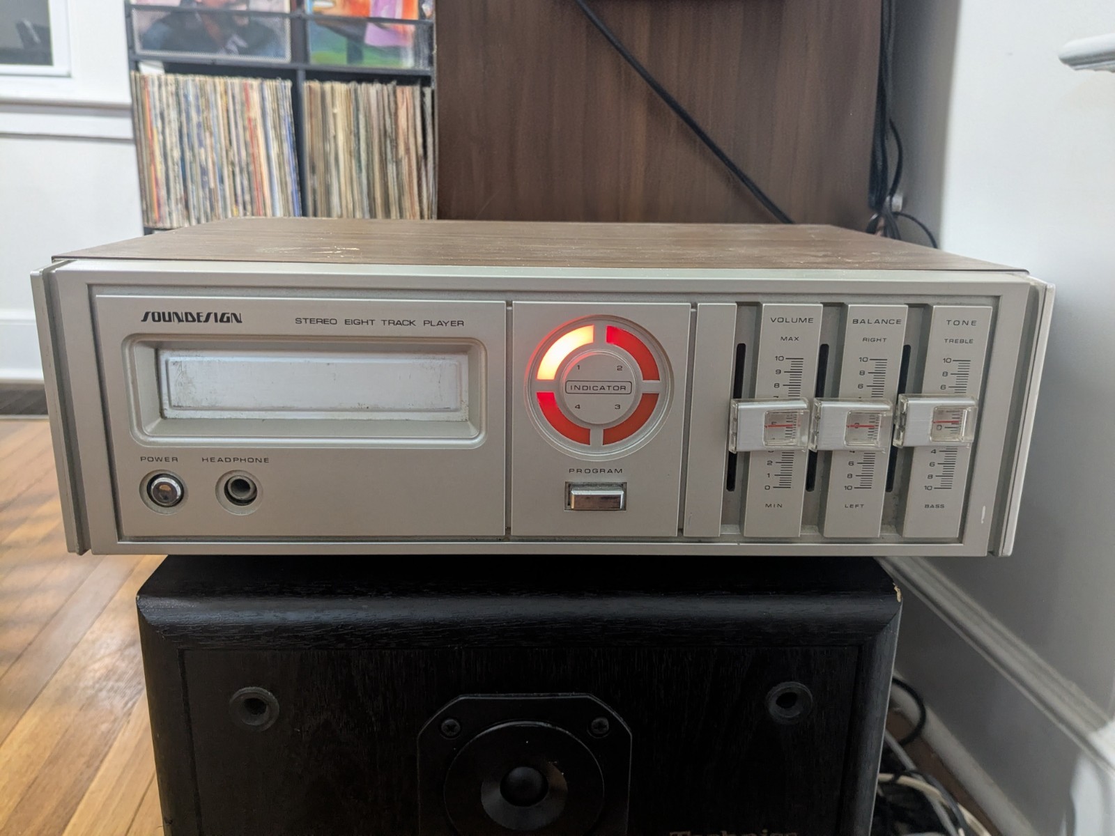 Soundesign 8-Track Player Model 4126 Wood Grain Vinyl Veneer/ Tested/ Video