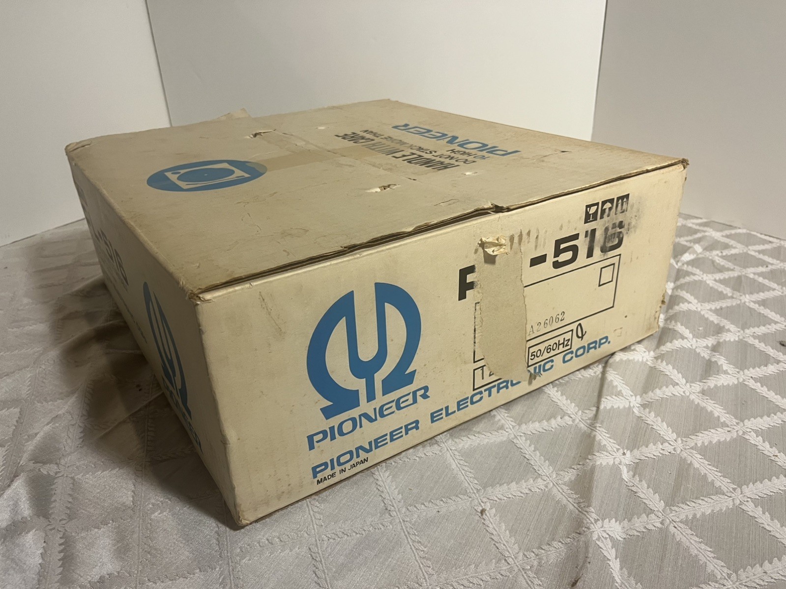 Pioneer PL-516 Turntable w/ Original Dust Cover-Vintage, Great Condition