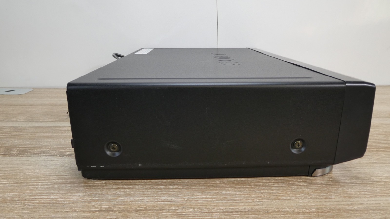 Sony SLV-N71 VCR Hi-Fi Stereo 19 Micron Head Auto Head Cleaner VHS Player Only