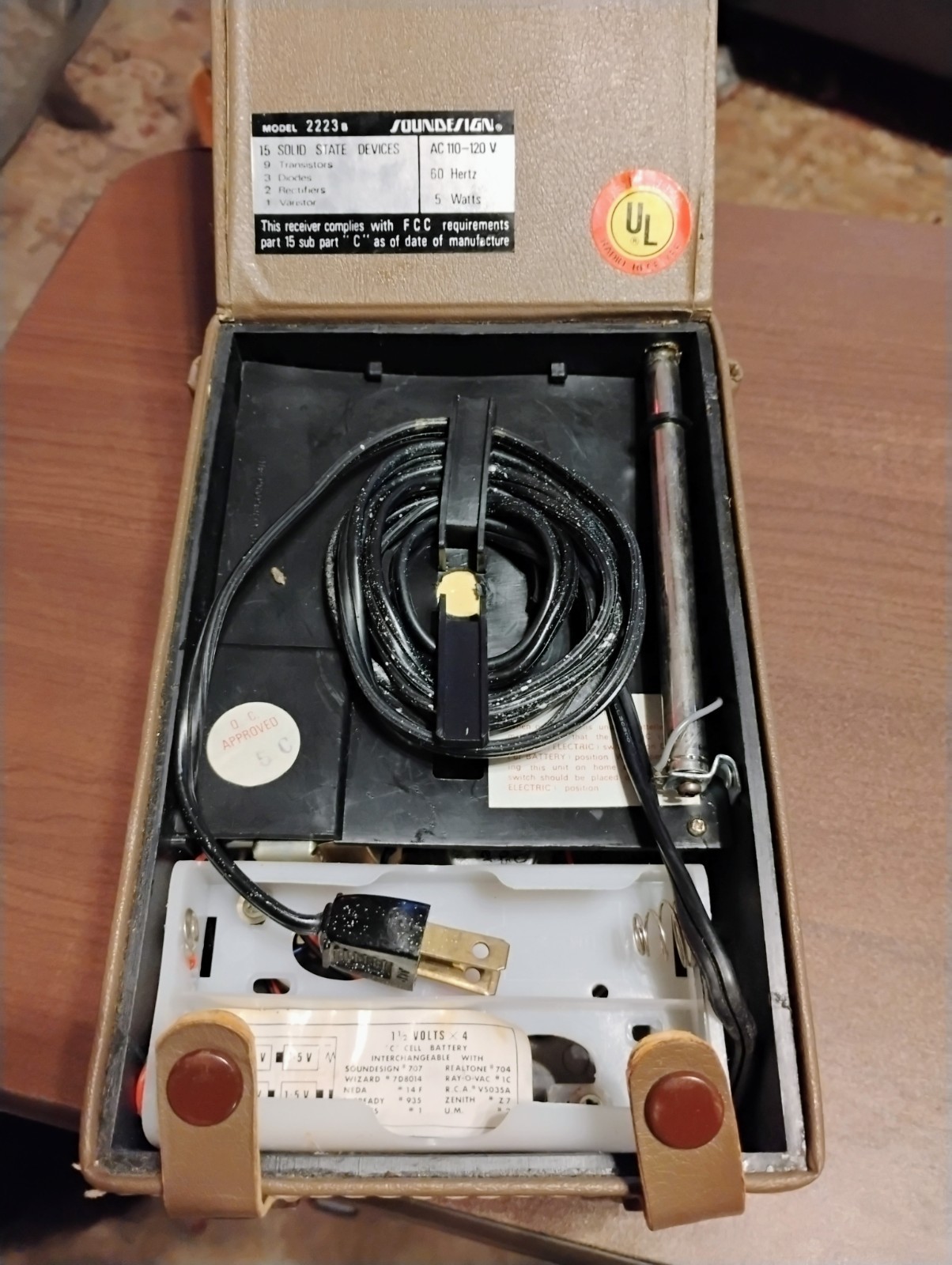 Vintage Sound Design AM/FM Radio AC Or DC Power Works Great And In Great Shape.