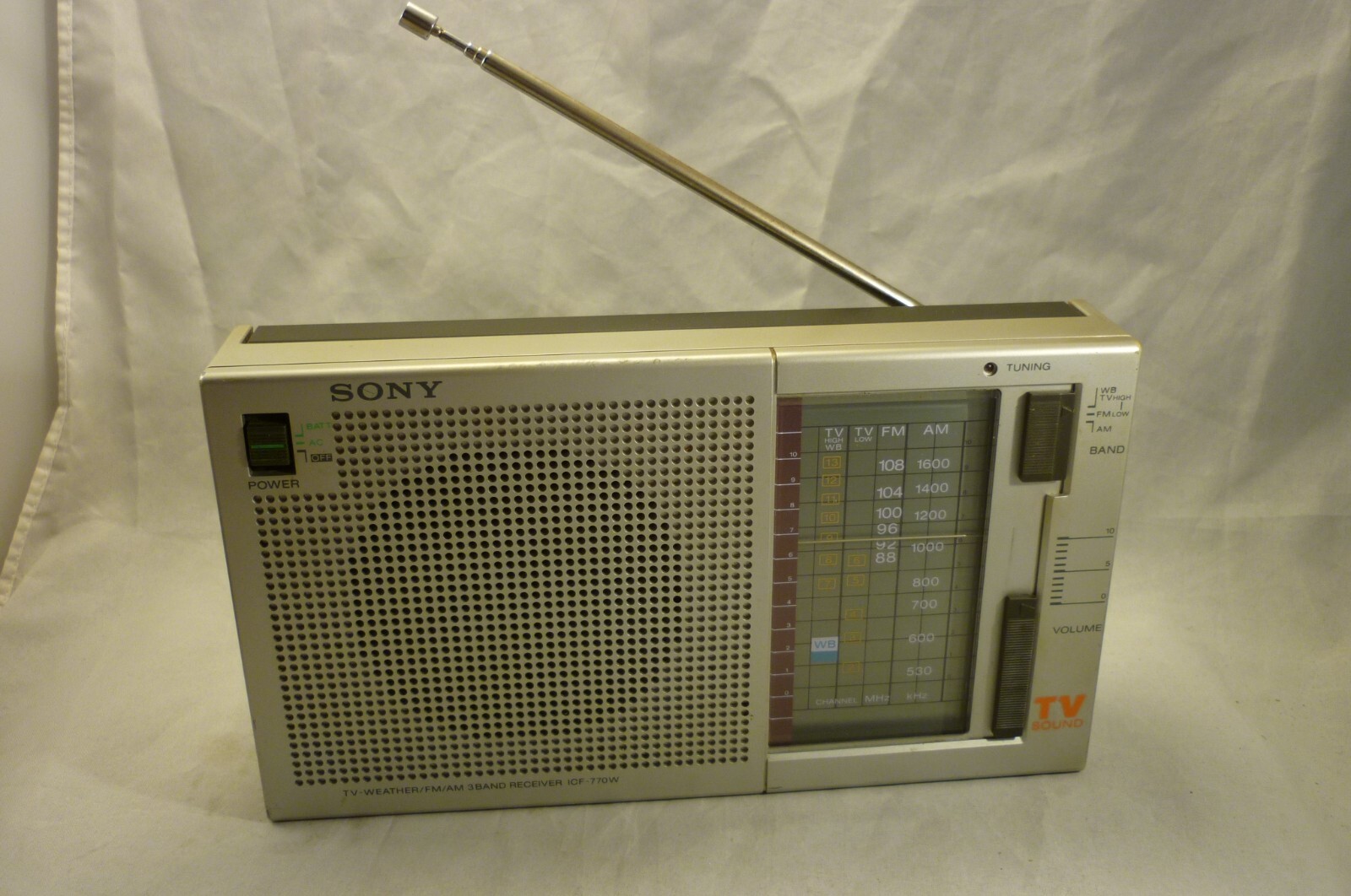 SONY TV-WEATHER /FM/AM 3 BAND RECEIVER ICF-770W MODEL ICF-770W