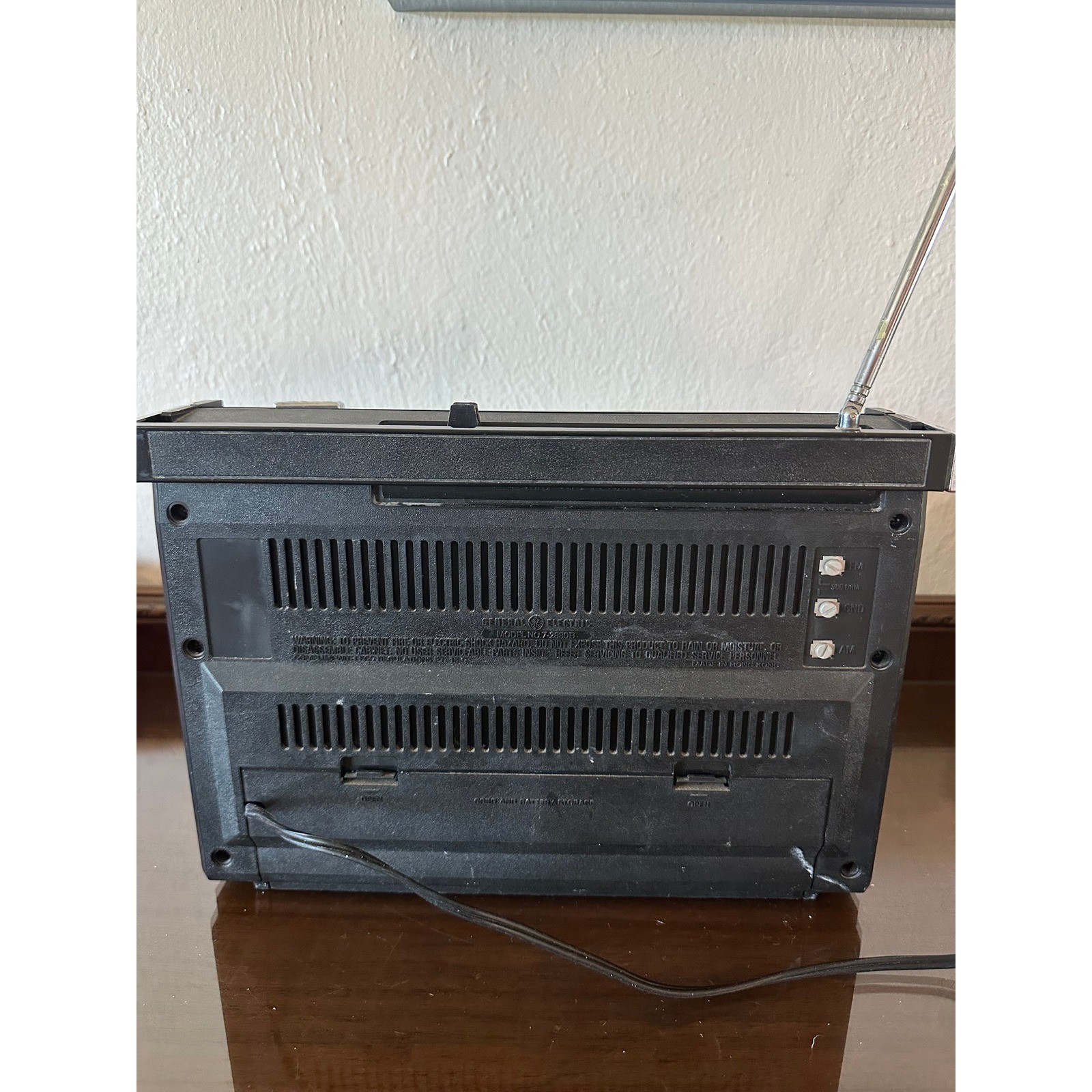 1979 GE Model 7-2880B General Electric Super AM FM Long Range Radio Working