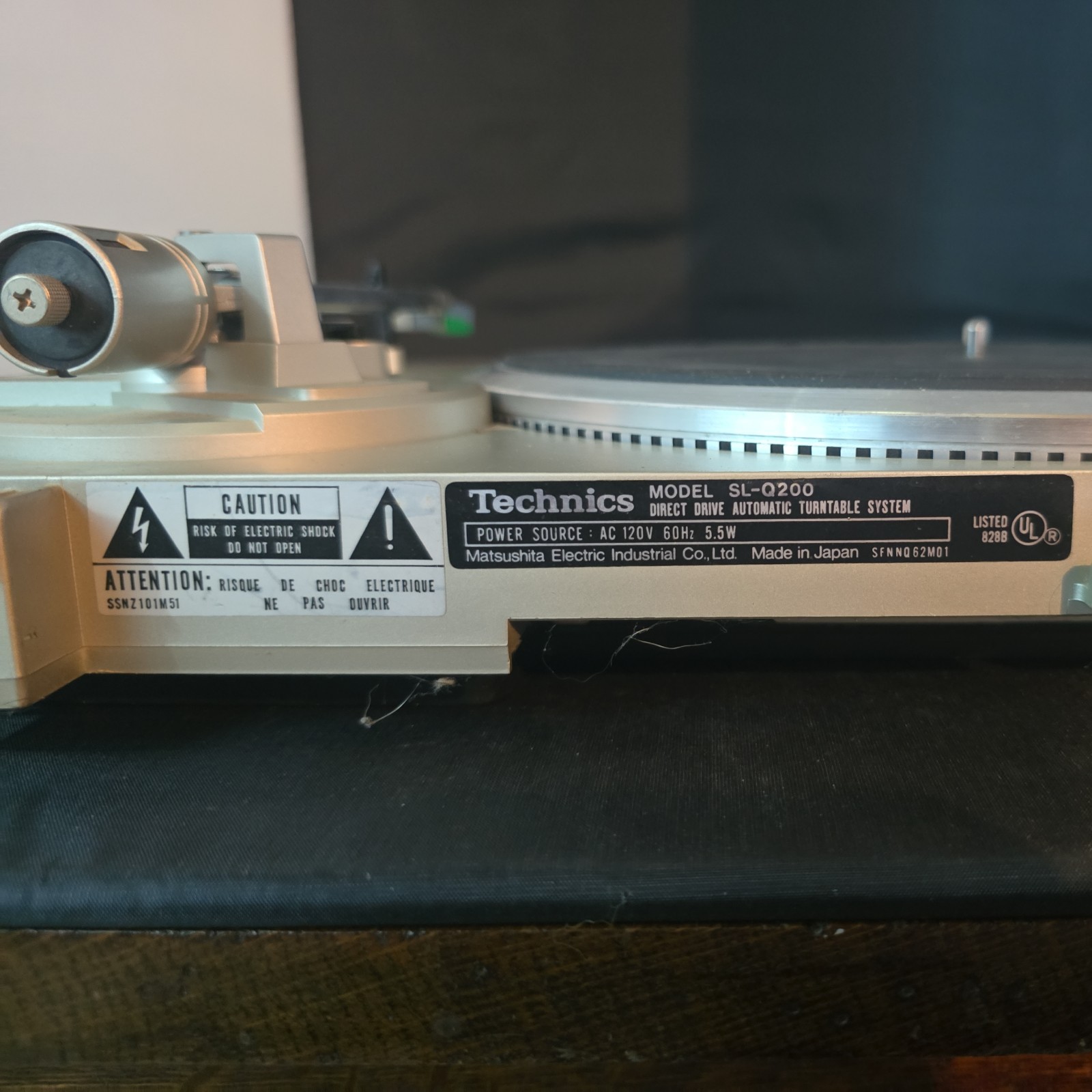 Technics Quartz SL-Q200 Direct Drive Automatic Turntable System Powers On Spins
