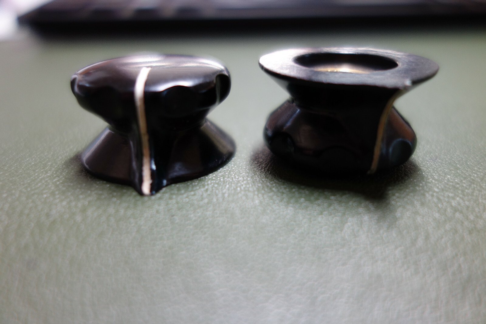 1 Pc RCA / BIC 1″ Bakelite 1/4″ Shaft – Brass Insert “copy” Audio Knob