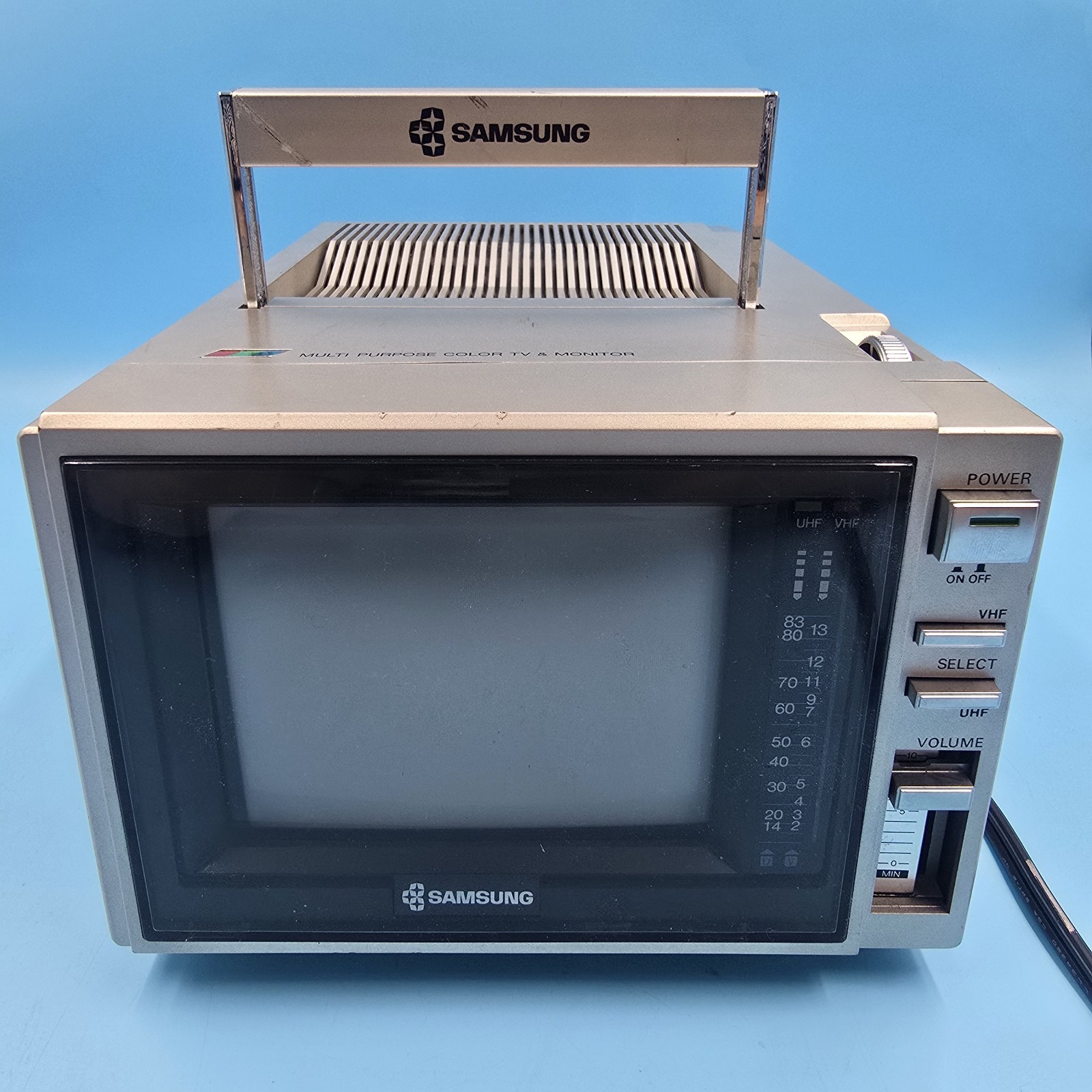 Vintage Portable TV 1985 Samsung C5101M TV Retro Nintendo gaming 5″ Color In Box