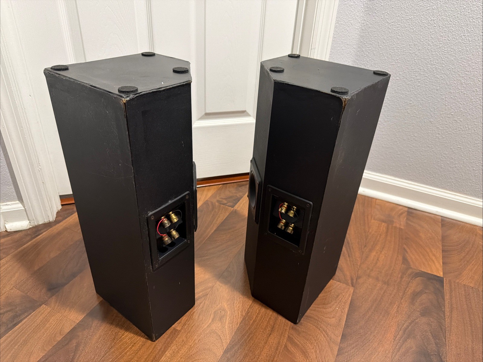 Pair Speakers (Unbranded)