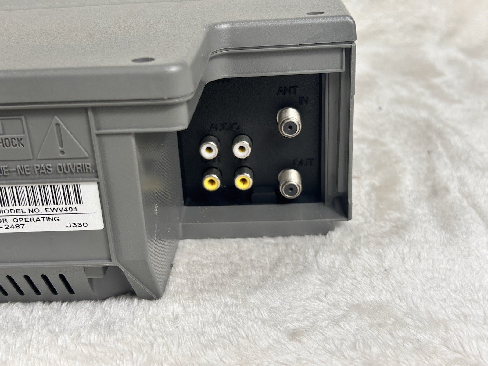 Emerson VCR 4-Head Video Cassette Recorder VHS Player #EWV404 Tested, Works
