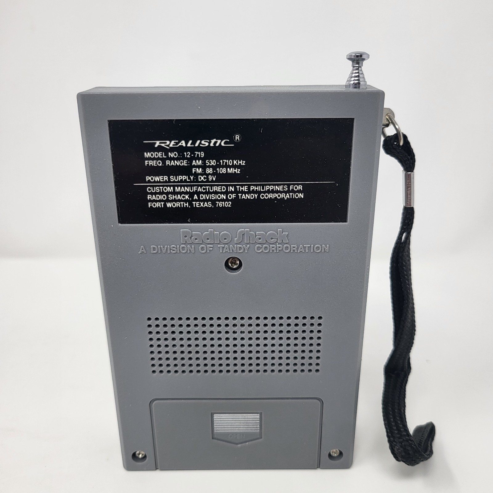 Realistic 12-719 AM/FM Pocket Radio with Original Box Tested