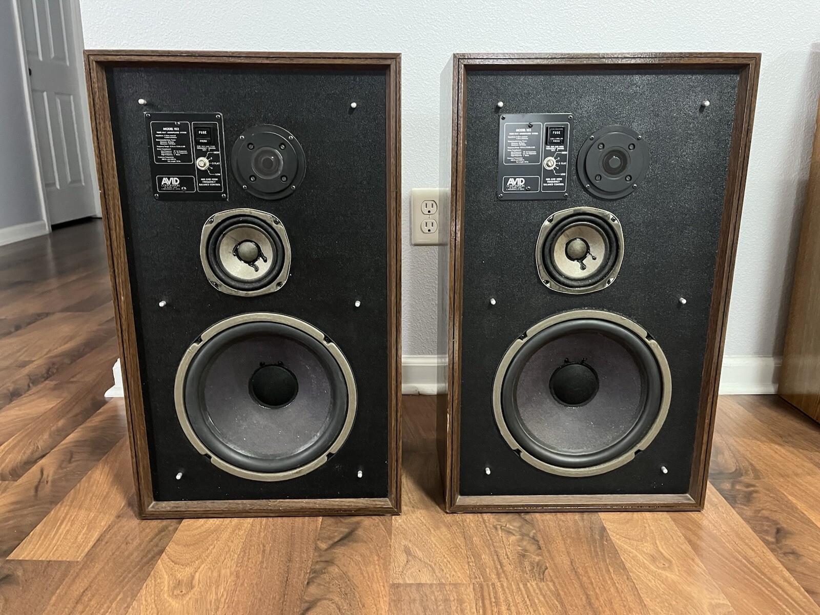 Vintage AVID 103 Floor Speakers Pair (No Grills)