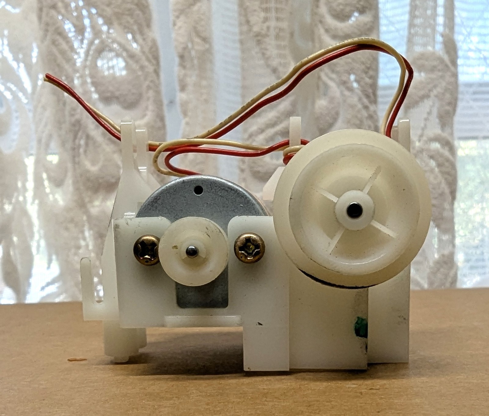 DRIVE MOTOR ASSEMBLY MXN-13FB12F FOR A EMERSON MODEL VCR964N VCR