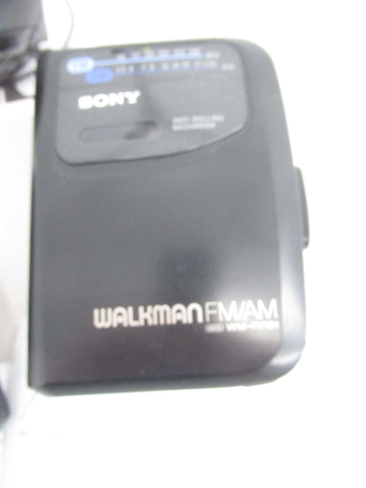 2 Vintage SONY FM/AM WALKMAN Cassette Players – FX301 & FX101 – Both Work rd