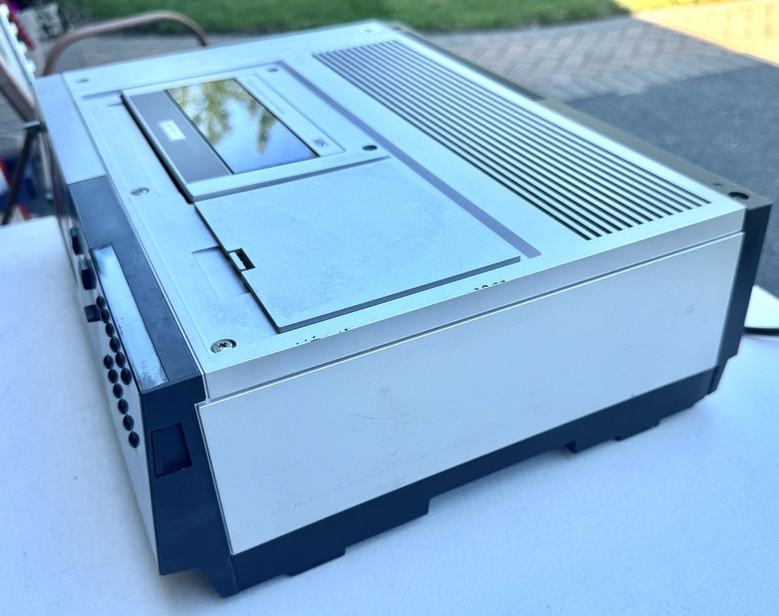 1983 JVC HR-7100U VHS Player VCR Recorder Powers On Untested – The Goldbergs!
