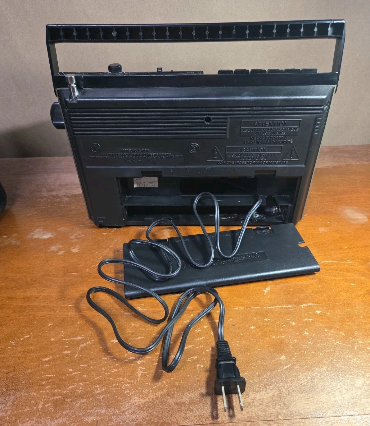 General Electric AM FM Radio casette Recorder Model 3-5233B Tested Works Great