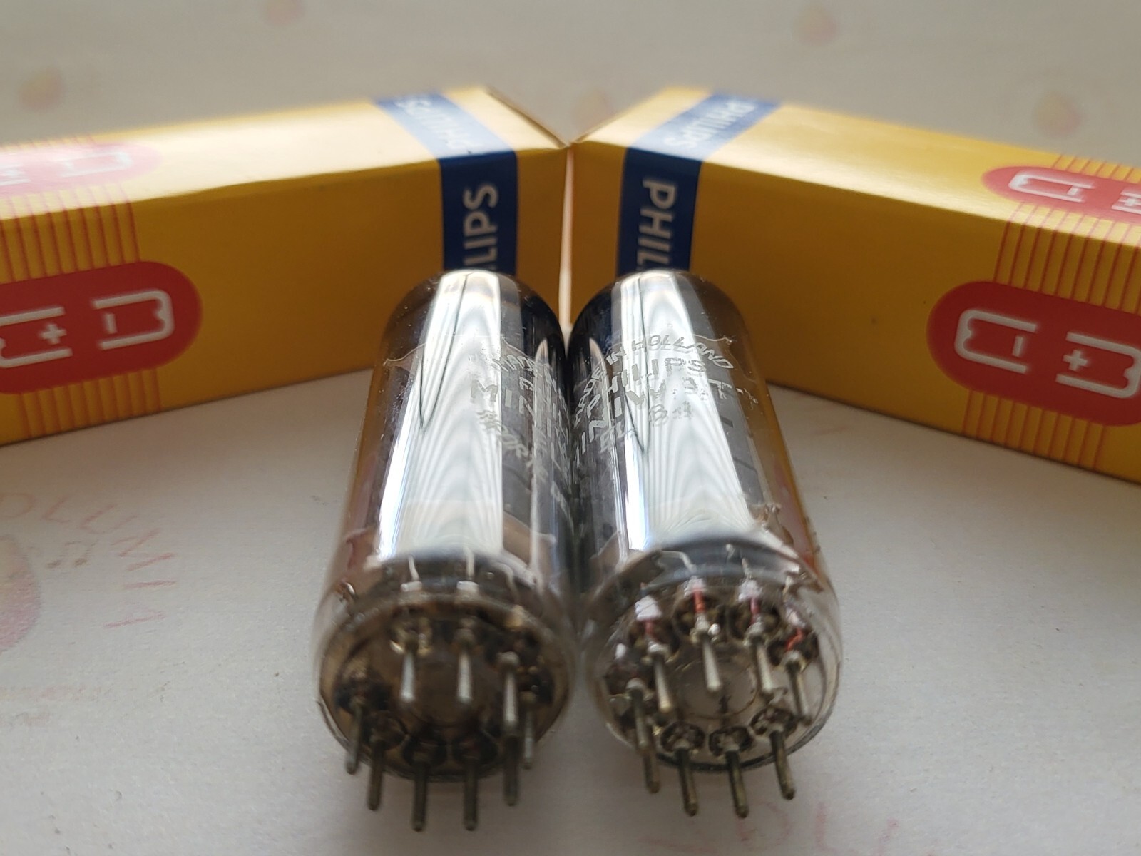 2x Philips Miniwatt EL84 6BQ5 D-getter Tubes – Sittard, NL 1955 rX1/rX2 – NOS