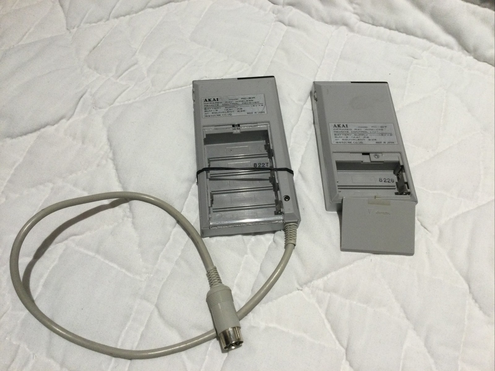 Akai Rc91t And Rc-91r Missing One Back Cover But Work Great. Gx-747, 77, & 646.
