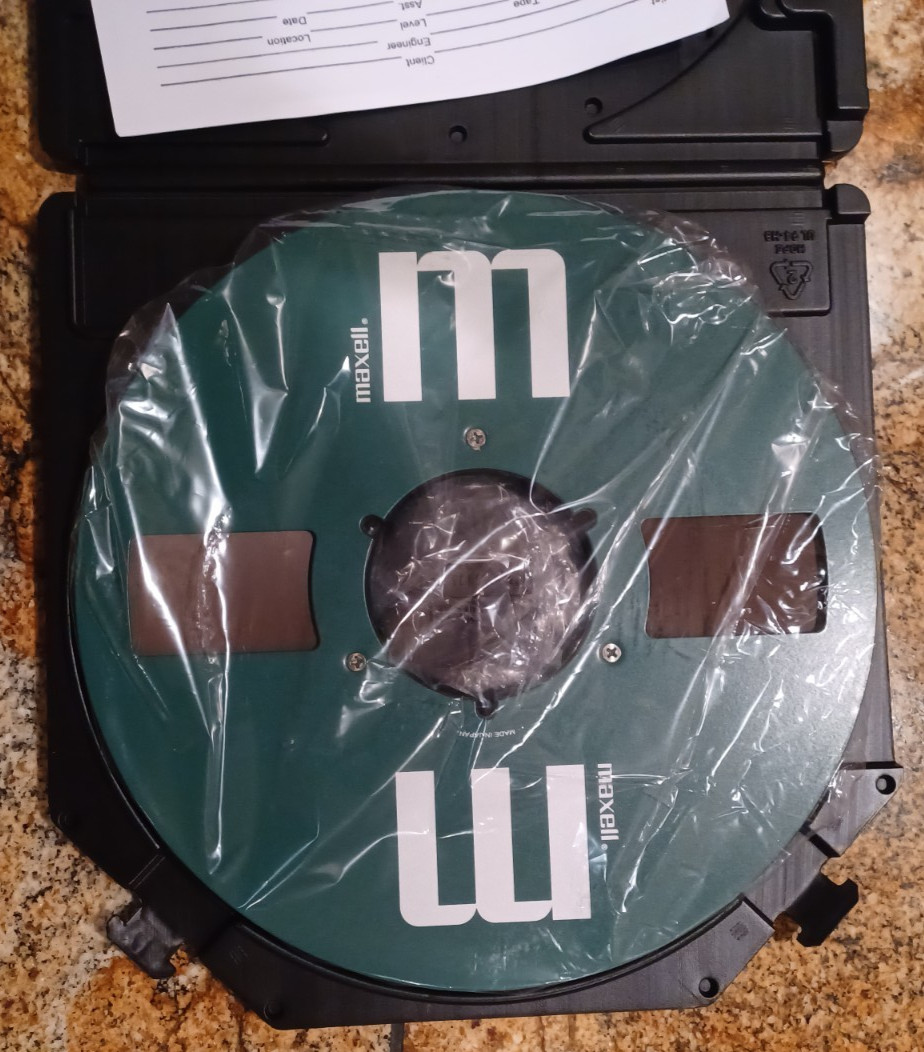 MINT GREEN MAXELL REEL WITH NEW RTM LPR 35 TAPE 3600′ 1/4″ 10.5″ METAL REEL 3M