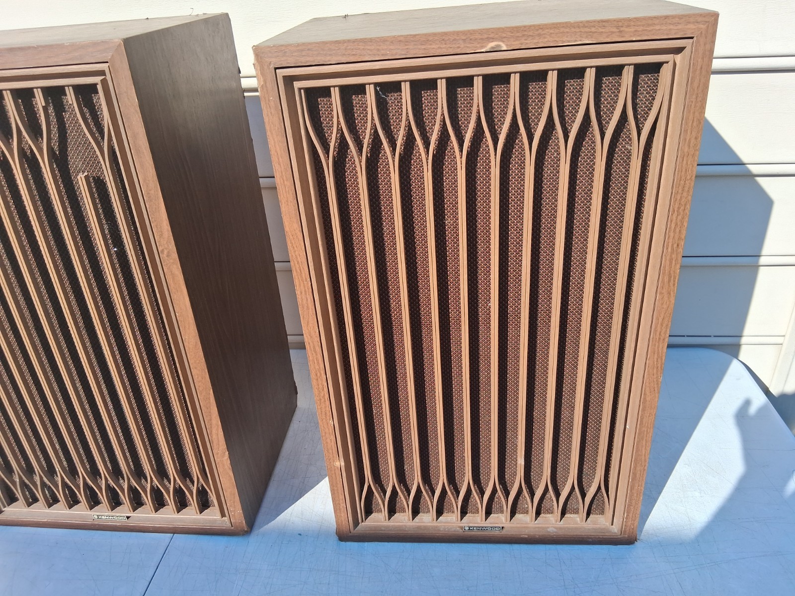 Vintage Kenwood KL-555D 100 W 3-Way 5 Speaker System w/Grills in Reflex Cabinets