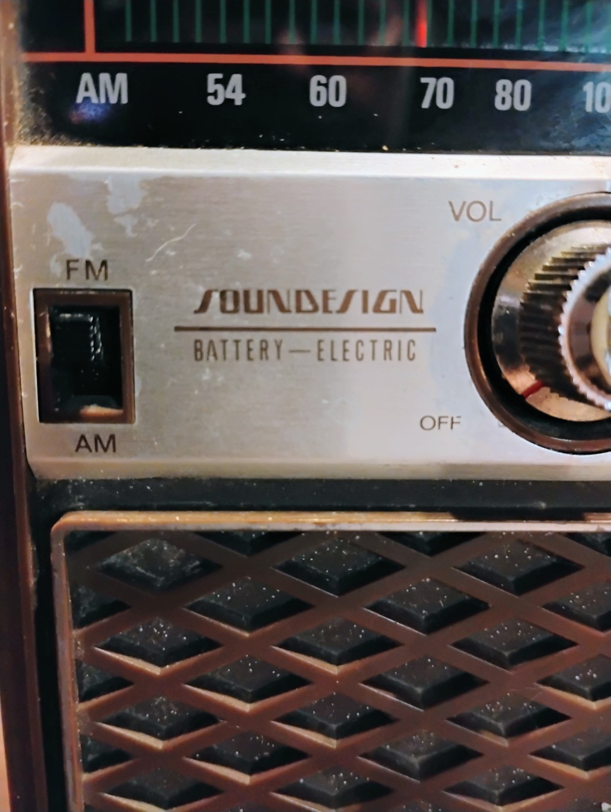 Vintage Sound Design AM/FM Radio AC Or DC Power Works Great And In Great Shape.
