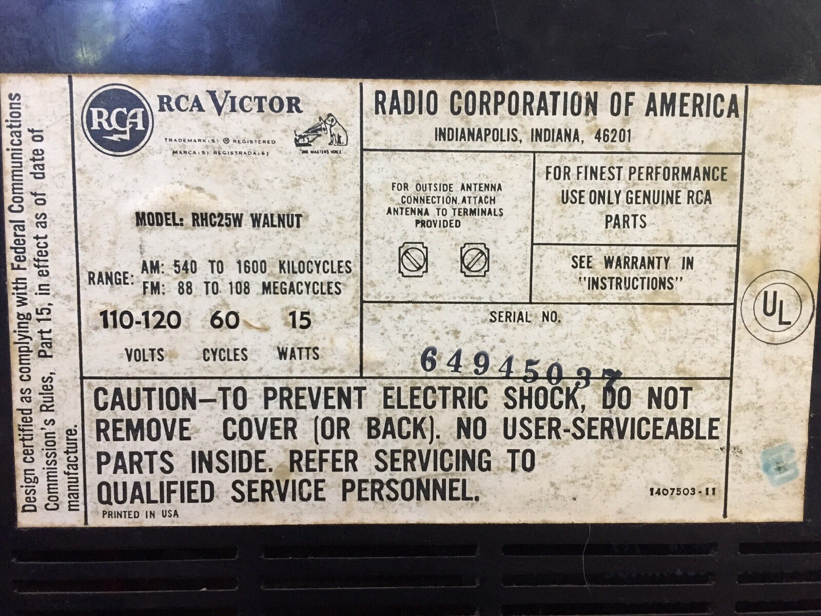 Vintage 1960s RCA Victor Solid State AM FM Tabletop Radio Walnut RHC25W WORKS
