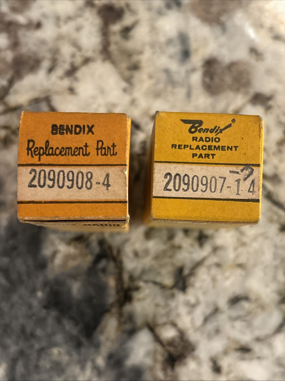 Vintage Bendix Replacement Part 2090908-4 & 2090907-14 Radio Parts