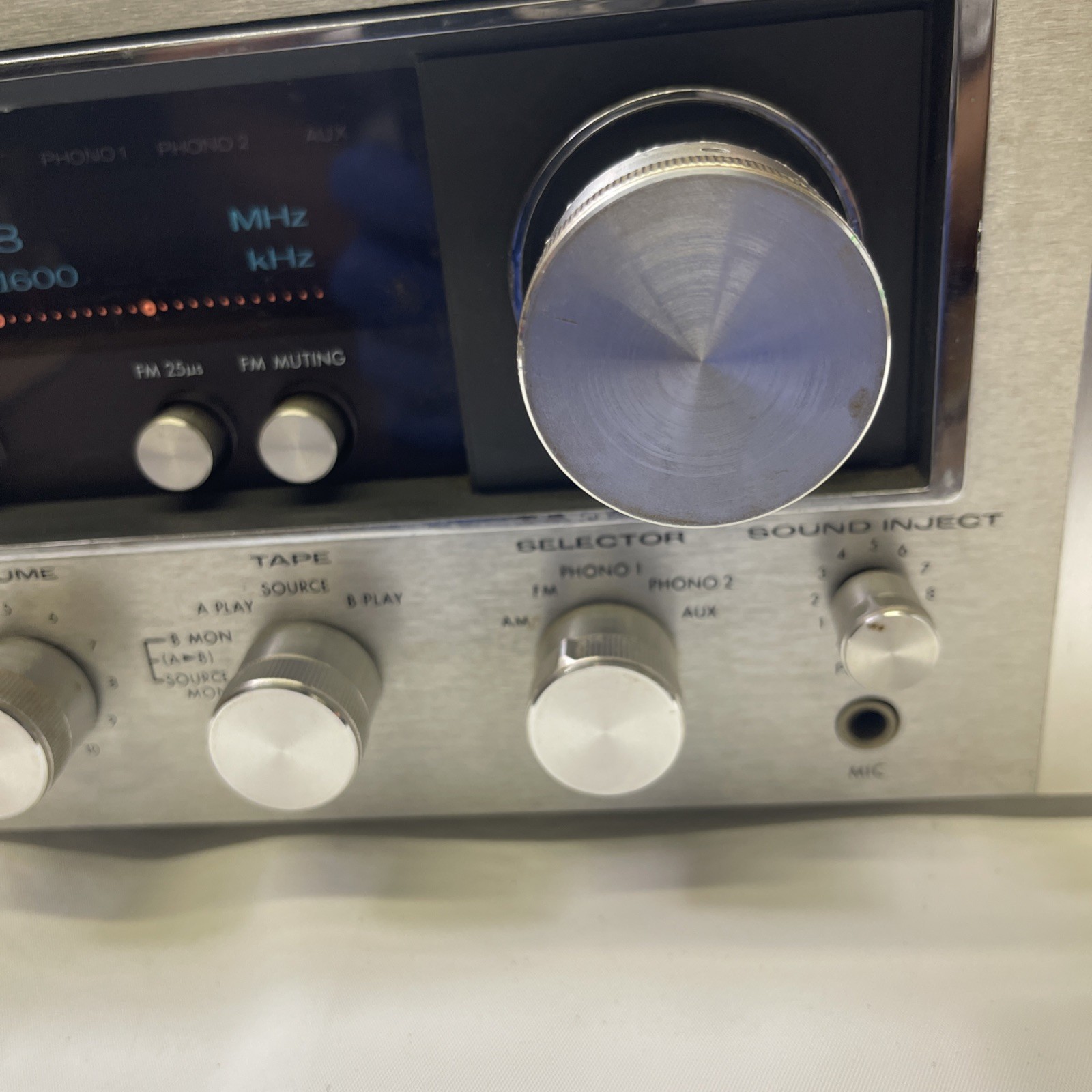 Beautiful Kenwood KR-6600 Receiver tested and works well