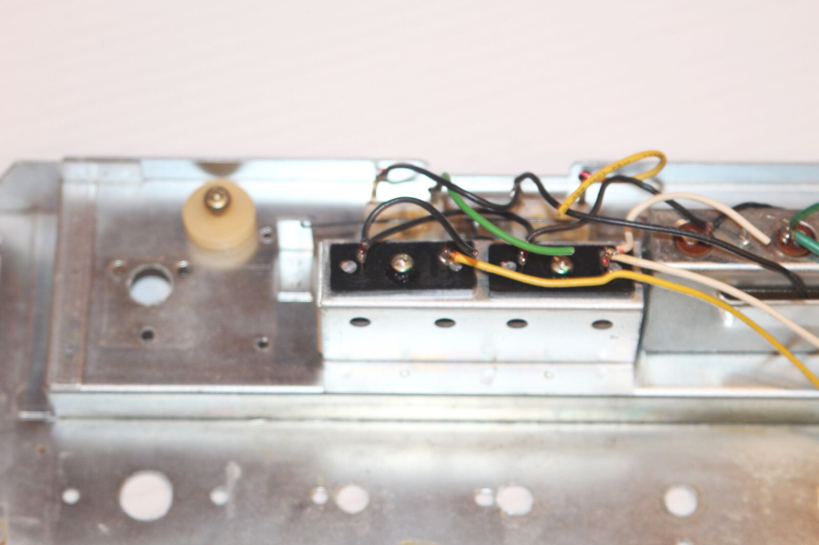 Vintage Realistic STA-80 Receiver Amp – Inner Case Tuner Mounting Bracket Frame