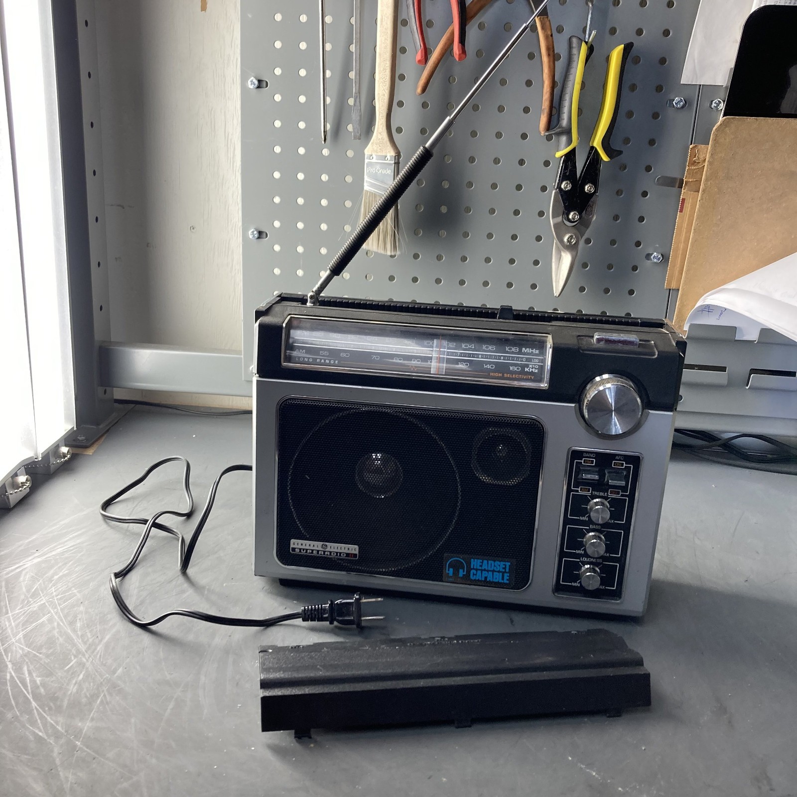 VINTAGE SUPER RADIO II GENERAL ELECTRIC 7-28850 GE LONG RANGE AM/FM TESTED LOUD