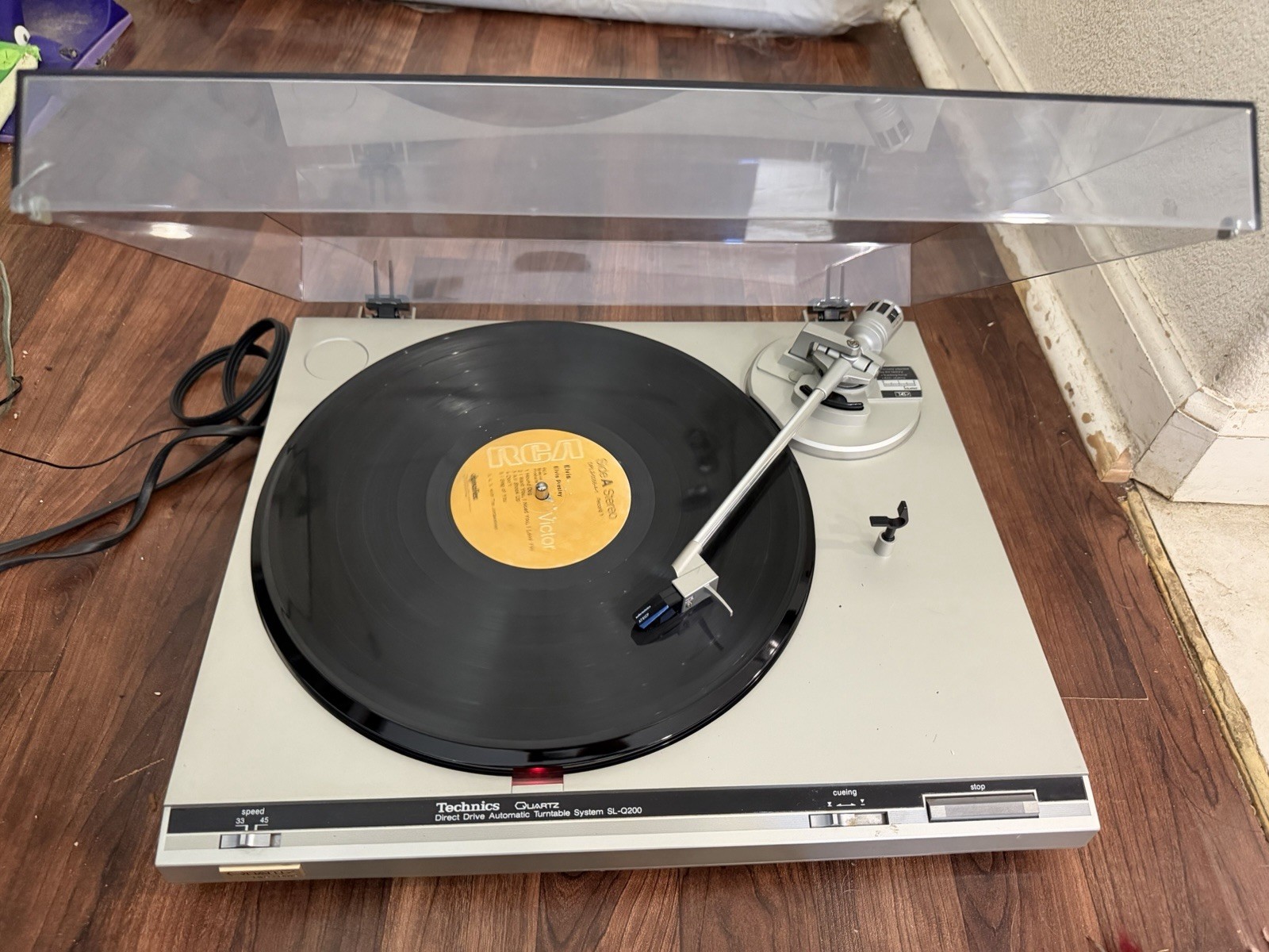 Clean Vintage 1983 Technics SL-Q200 Direct Drive Automatic Turntable New Stylus