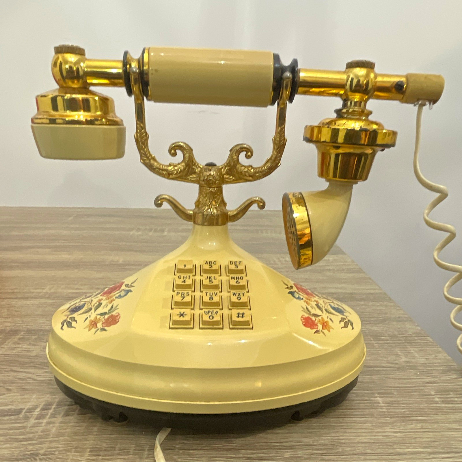 Amer Telecom Corp Empress R-210 Corded Push Button Phone Floral