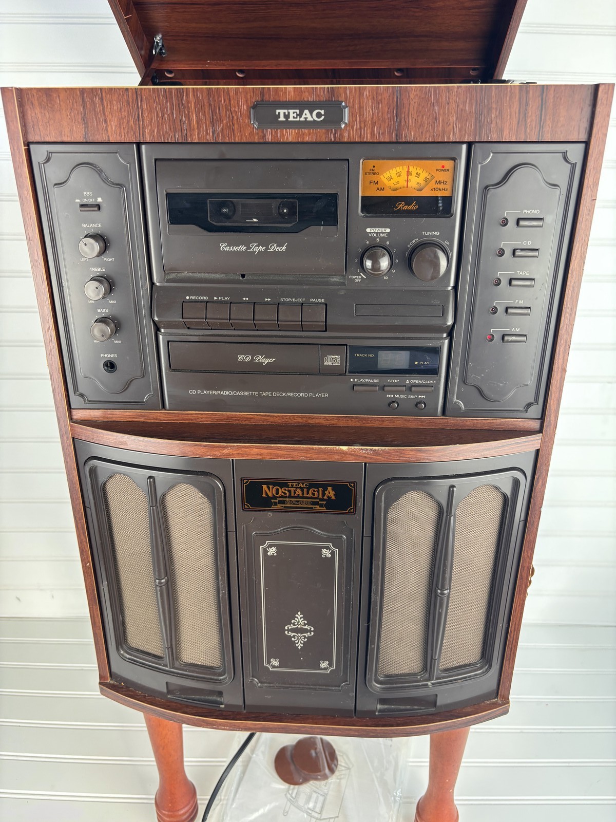 TEAC Nostalgia GF-480 Compact Hi-Fi Stereo System Turntable CD Cassette AM/FM