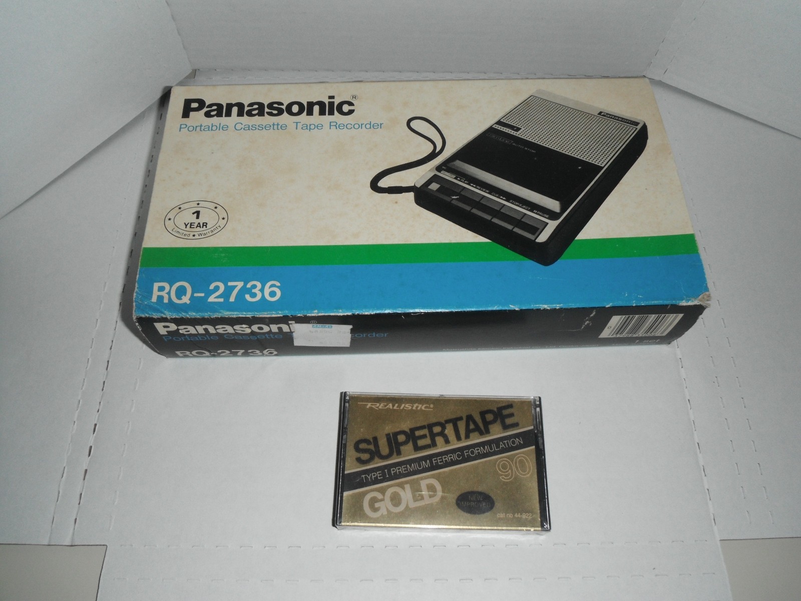 Panasonic RQ-2736 Portable Cassette Tape Recorder Original Packaging + cassette