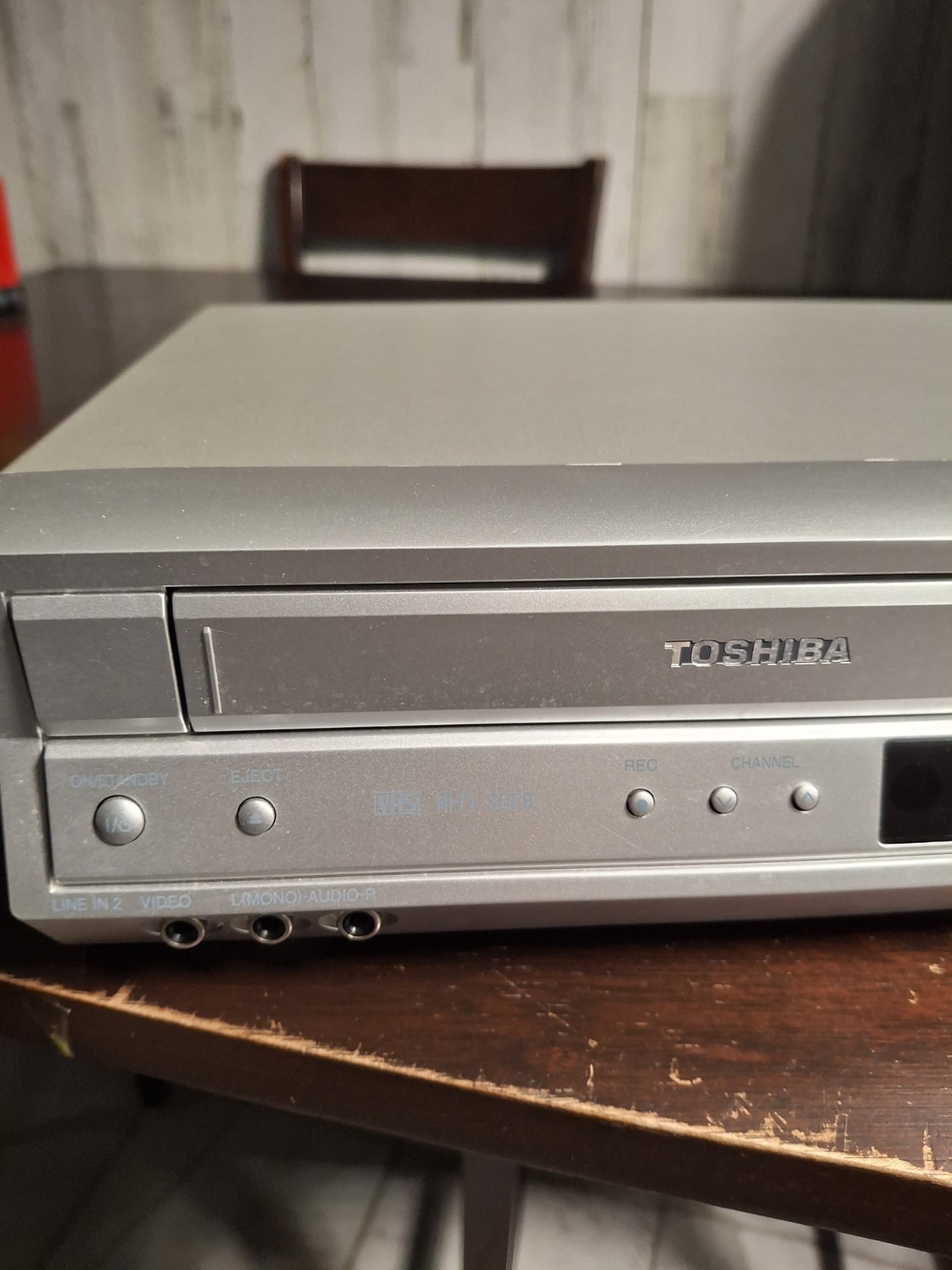 Toshiba SD-V392SUA Hi-Fi VHS VCR Deck/DVD Video Player Silver No Remote Tested