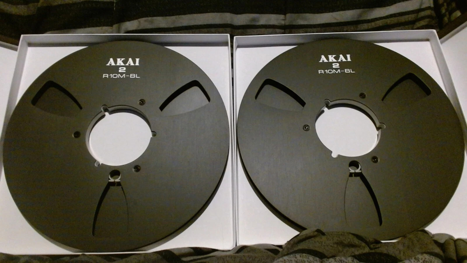 silvery R10M metal tape reel for Akai and others (1 PAIR)